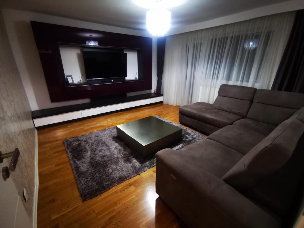 Luxury Apartment. 10 Minutes Taxi Ride To Center Timisoara Exterior photo